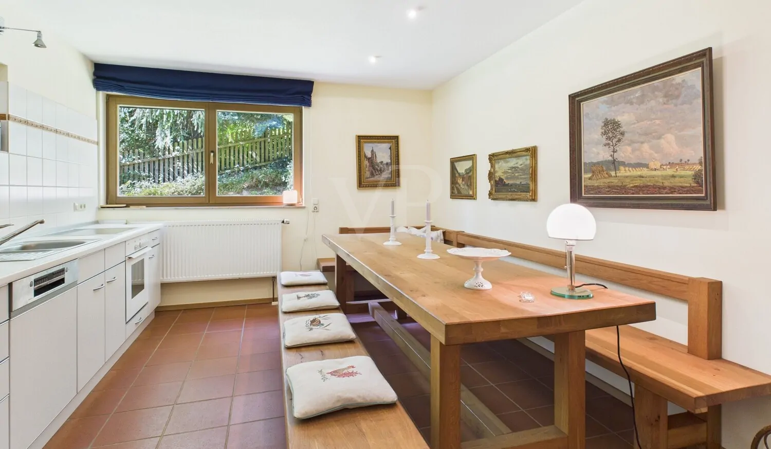 Küche mit Essbereich