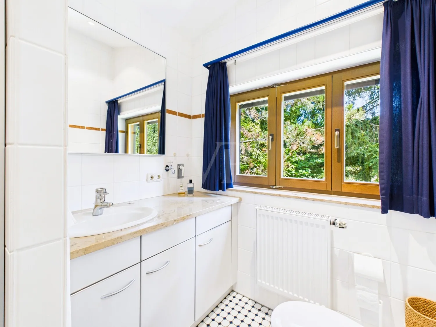 mit Blick ins Grüne