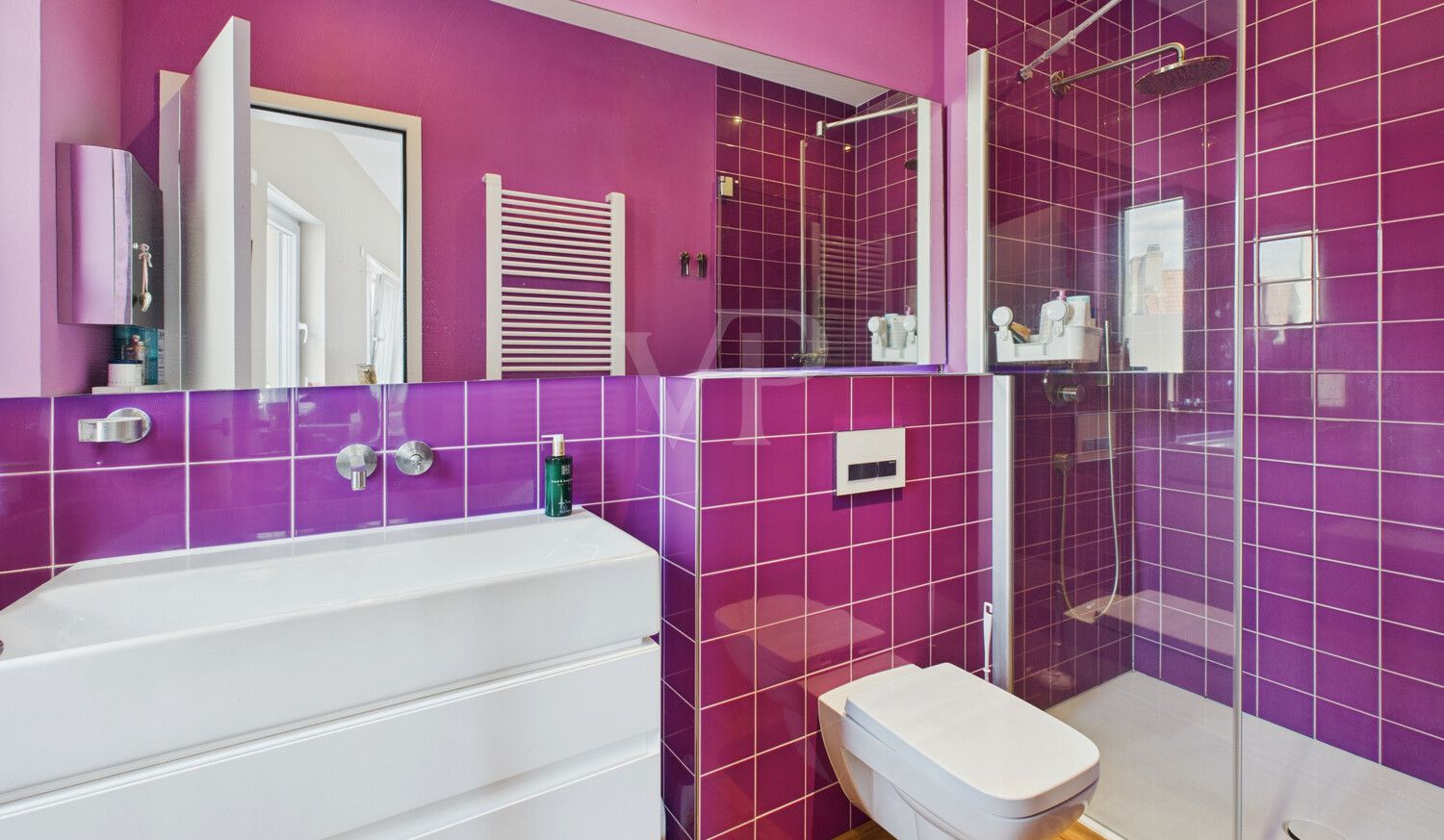 eines der zwei Bäder en Suite