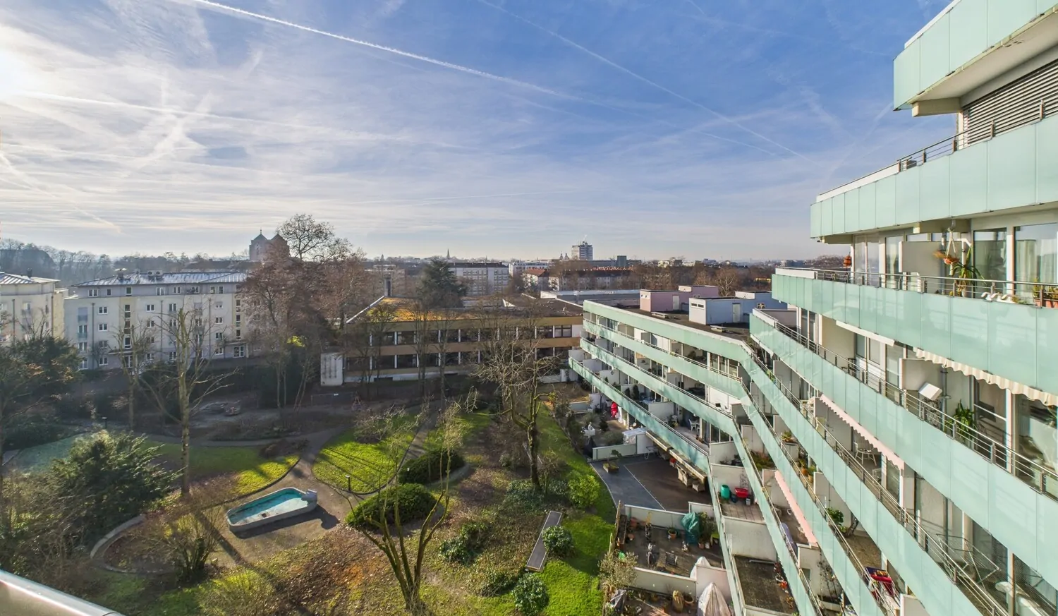 Aussicht in den Garten mit Schlossblick