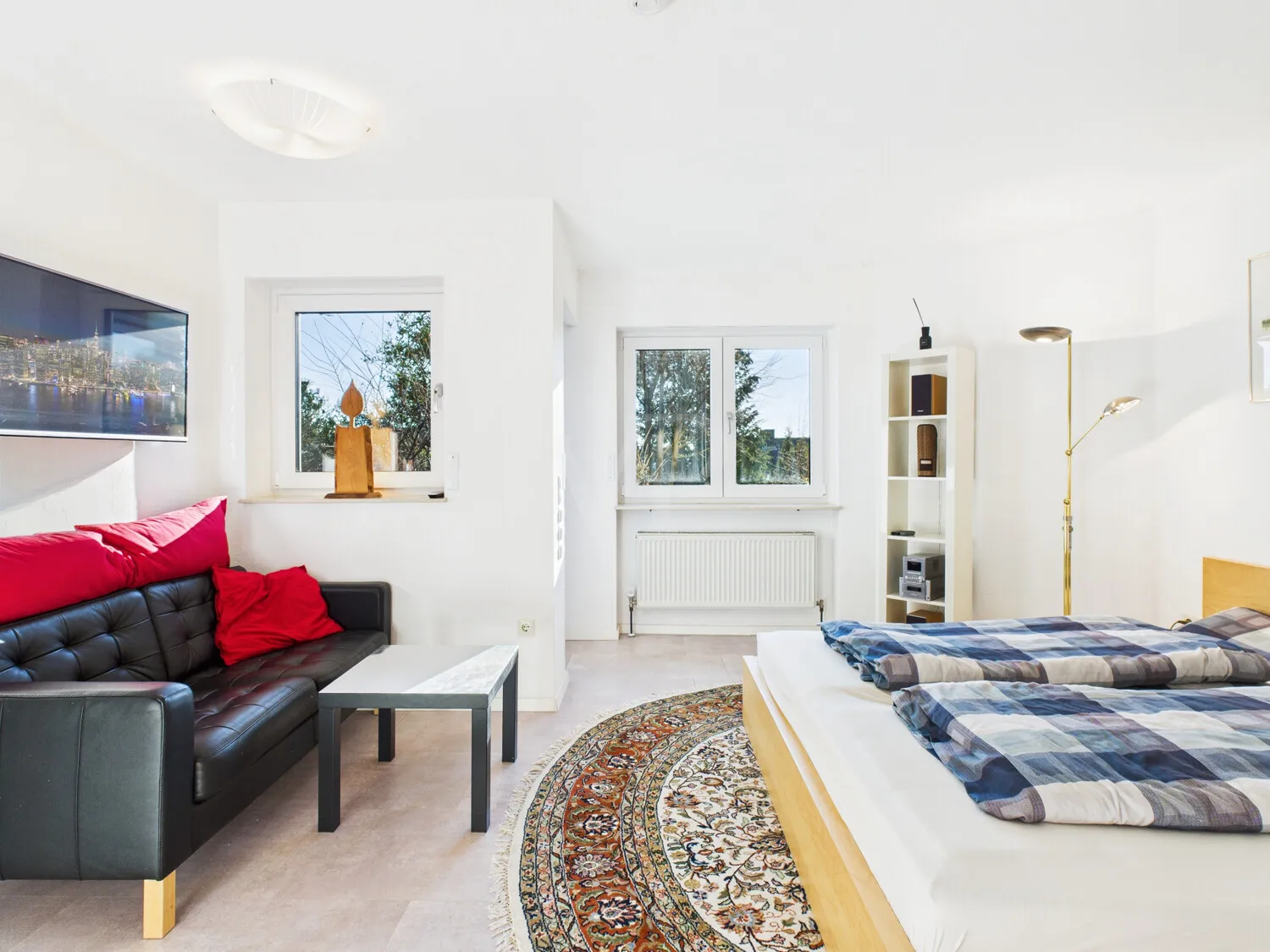 Einliegerwohnung mit Terrasse und Gartenzugang