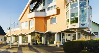 von_poll_real_estate_property_26007004_image_1