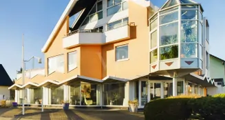 von_poll_real_estate_property_26007004_image_1