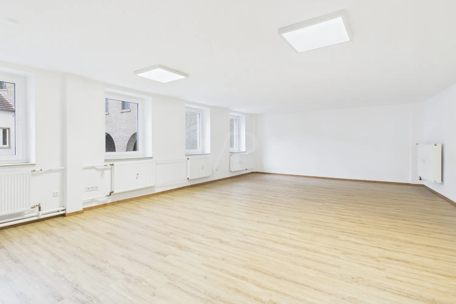 Helle, modernisierte Büroetage mit vielseitigen Nutzungsmöglichkeiten