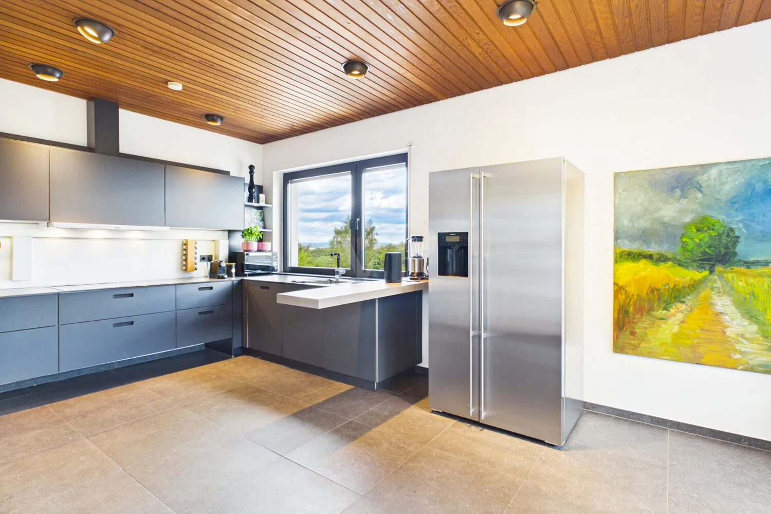 moderne Küche mit Gaggenau Geräten