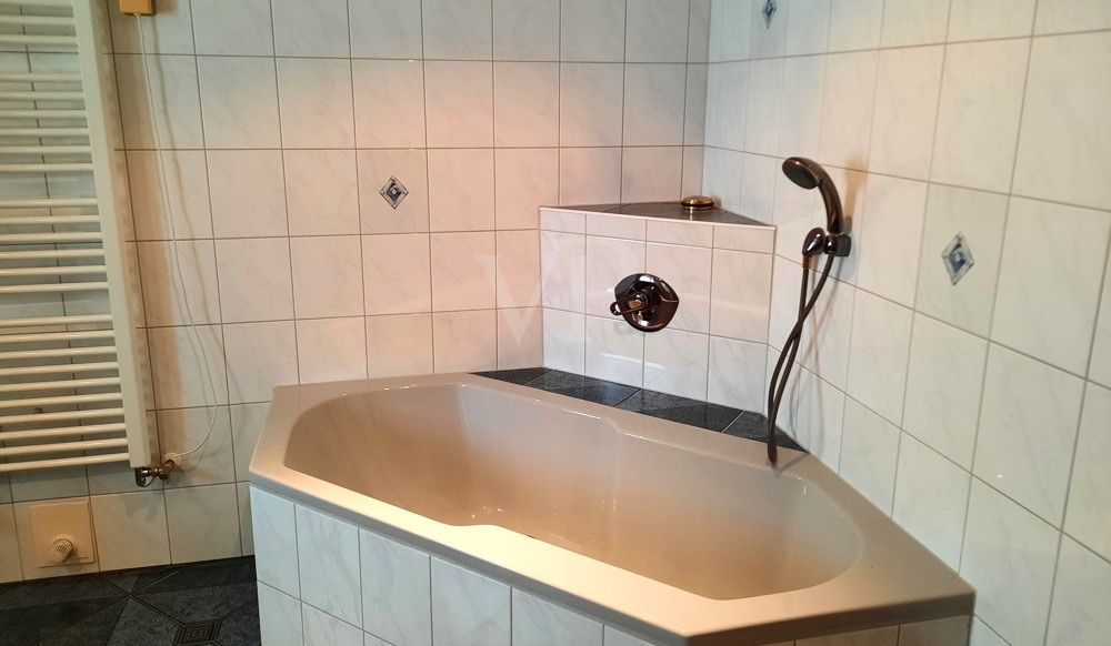 Eckbadewanne