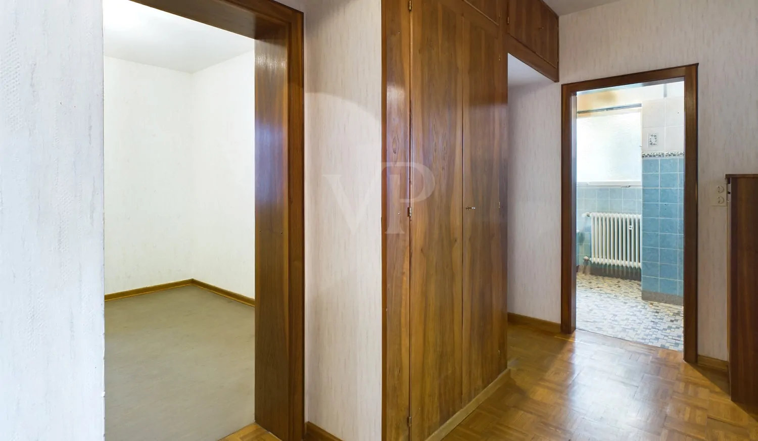 Flur mit Einbauschrank