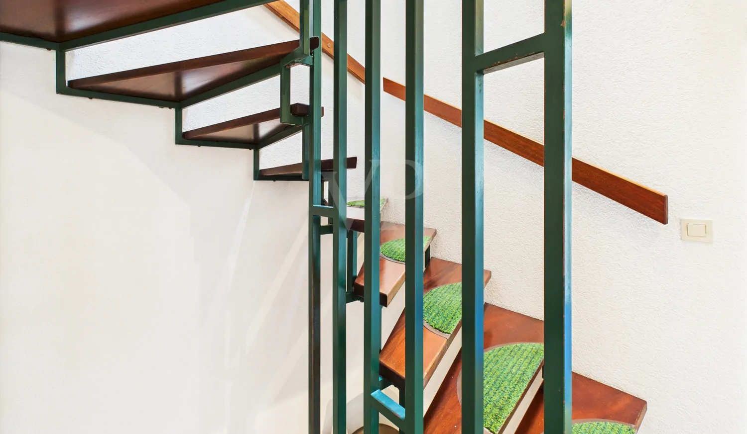 Treppenhaus aus Kirschbaumholz