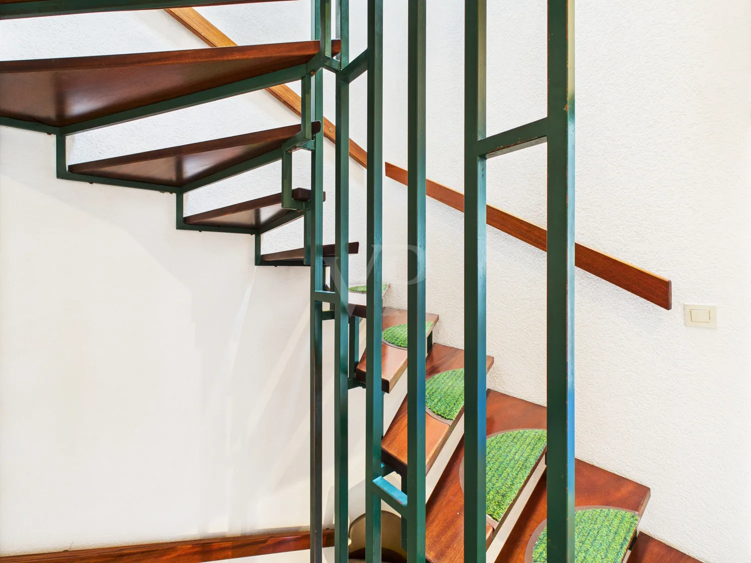 Treppenhaus aus Kirschbaumholz