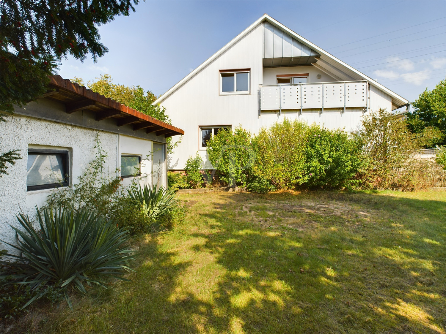 Modernisiertes 1-/2-Familienhaus in günstiger Lage