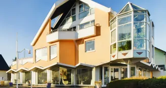 von_poll_real_estate_property_24007057_image_0