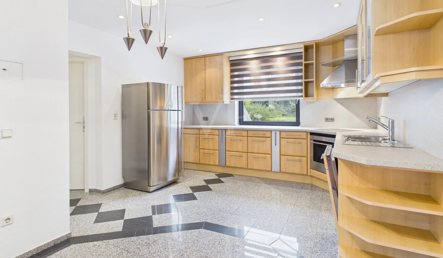 schöne Einbauküche