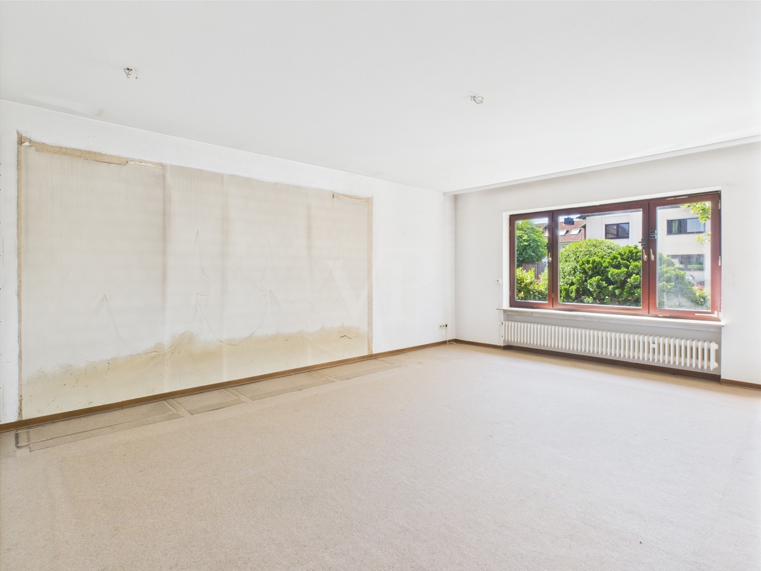 großzügiges Wohnzimmer