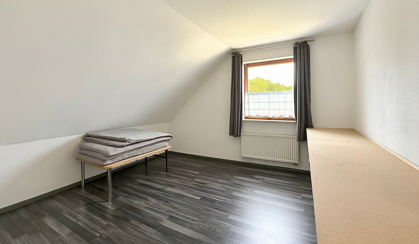 Schlafzimmer DG
