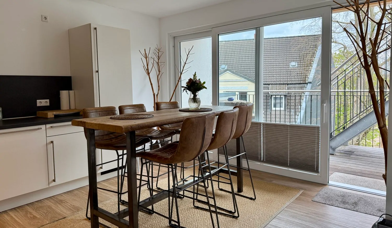 DG Küche mit Balkon