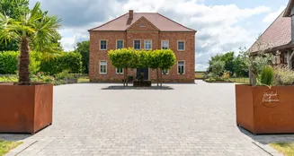 von_poll_real_estate_property_25183046_image_0