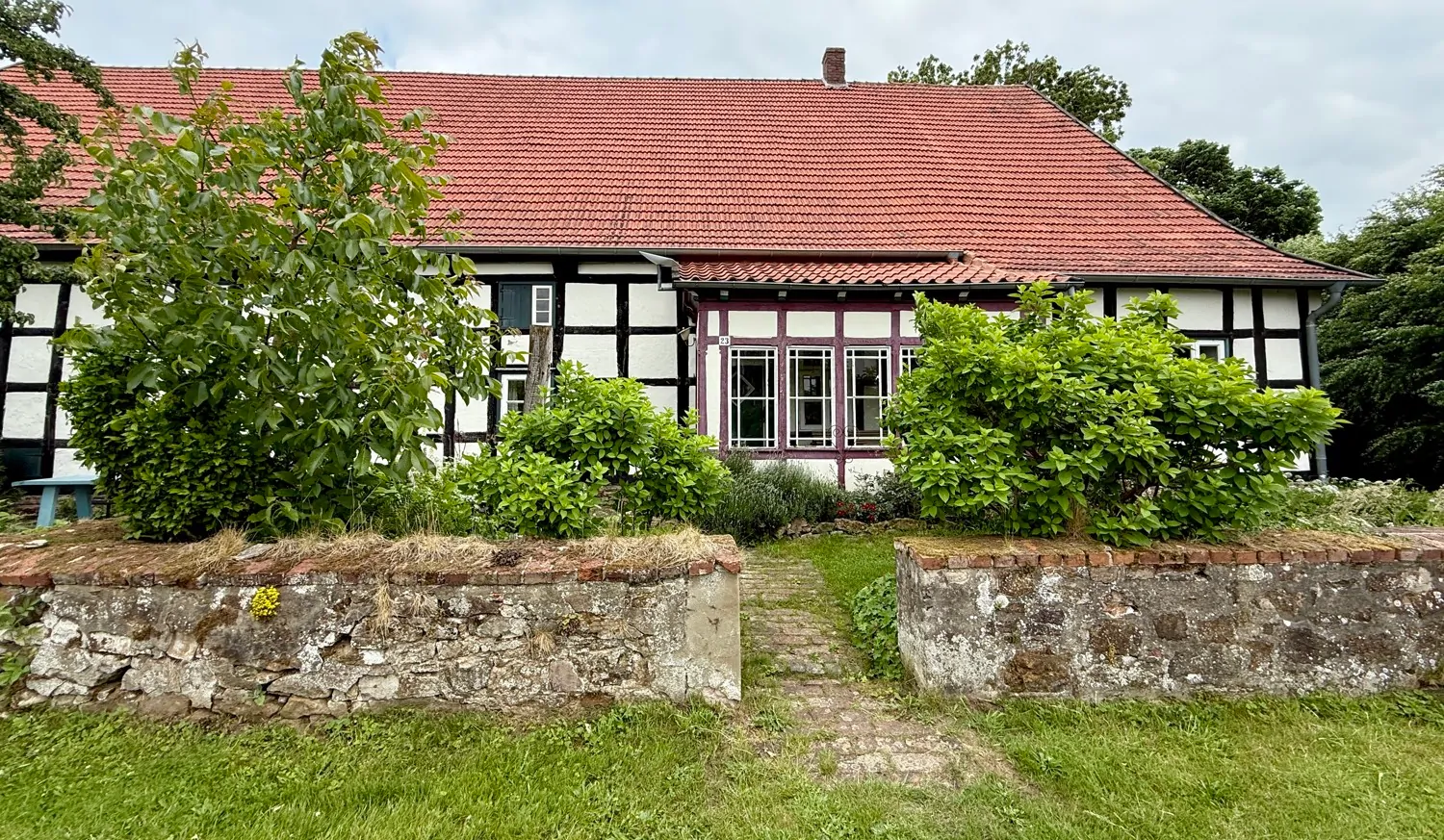 Straßenansicht/ Eingang