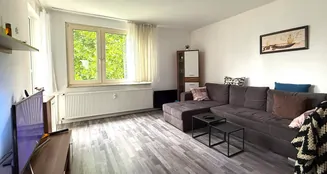 von_poll_real_estate_property_25183049_image_0