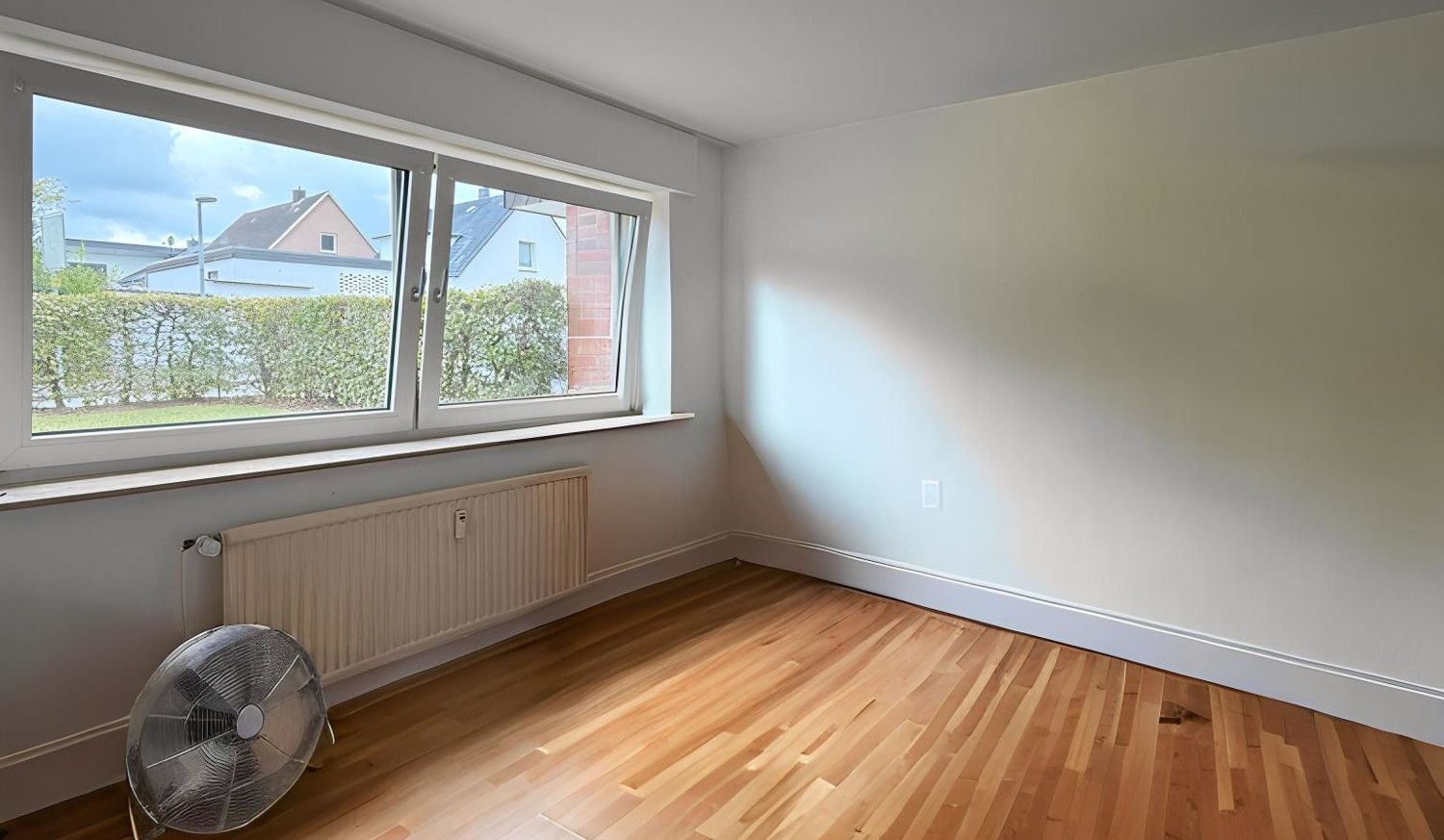 Wohn-/Schlafzimmer virtuell entmöbliert