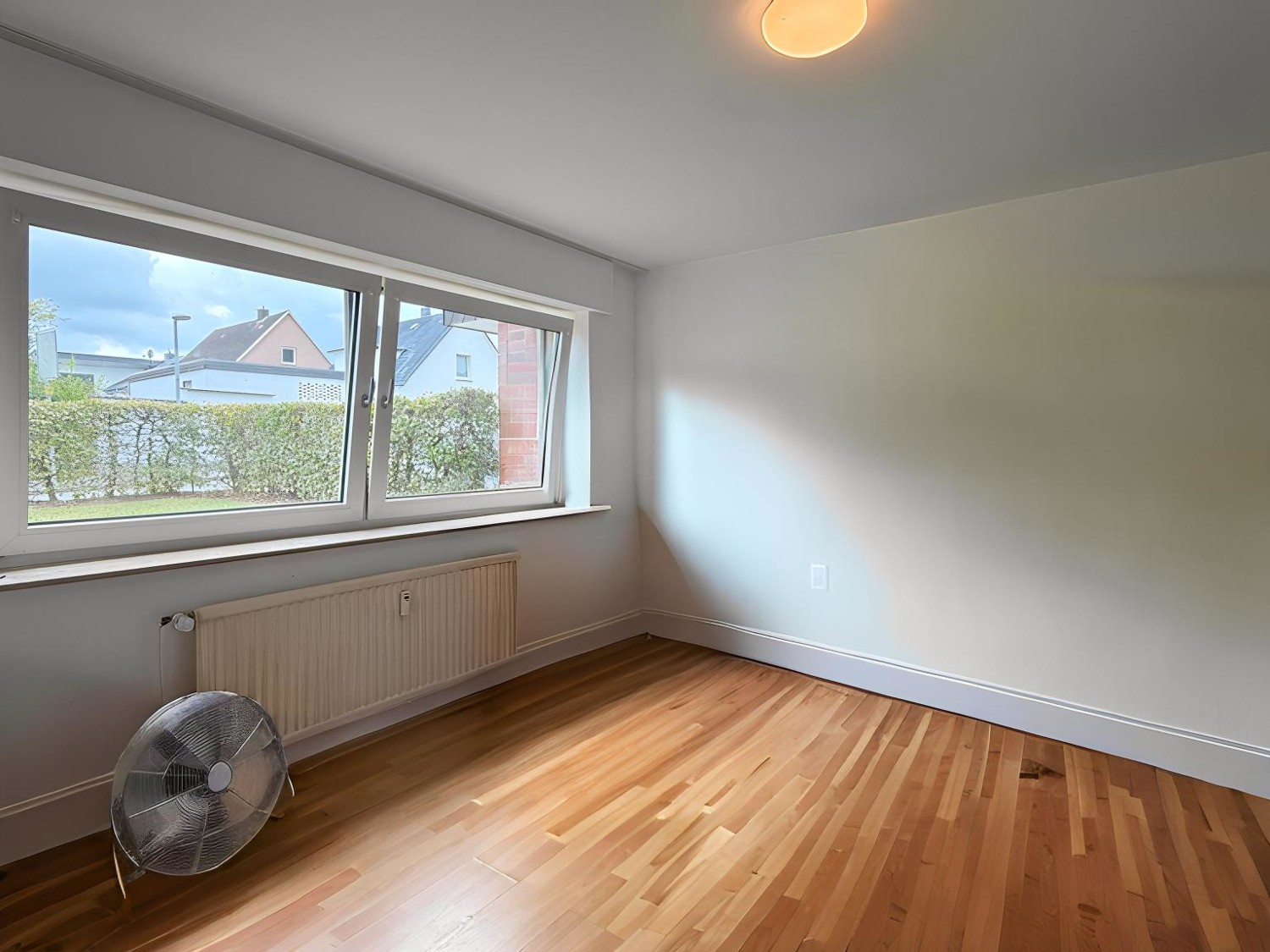 Wohn-/Schlafzimmer virtuell entmöbliert