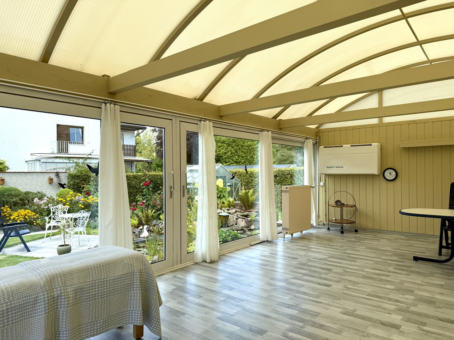 Poolhaus