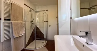 von_poll_real_estate_property_25183065_image_8