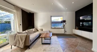 von_poll_real_estate_property_25183065_image_1