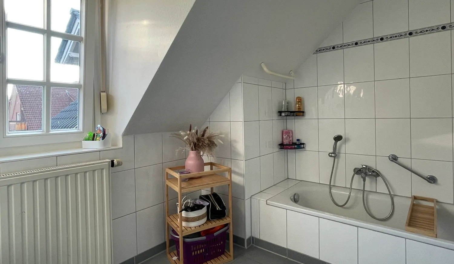 Badezimmer mit Wanne