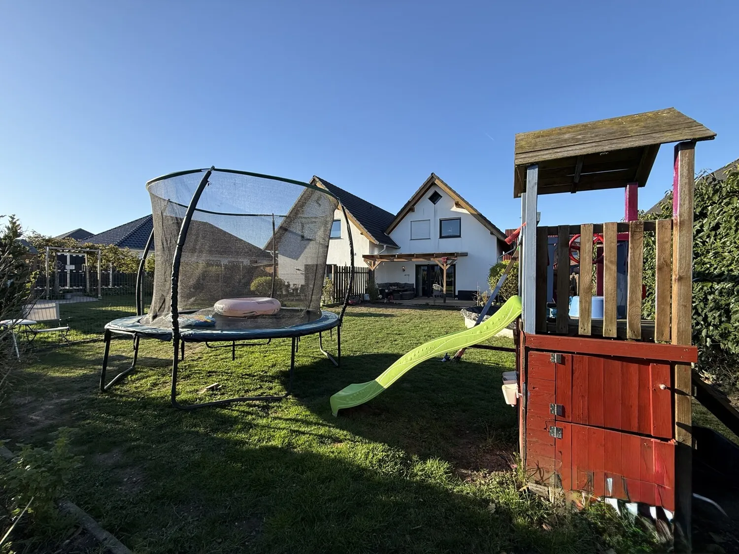 Gartenansicht am frühen Morgen