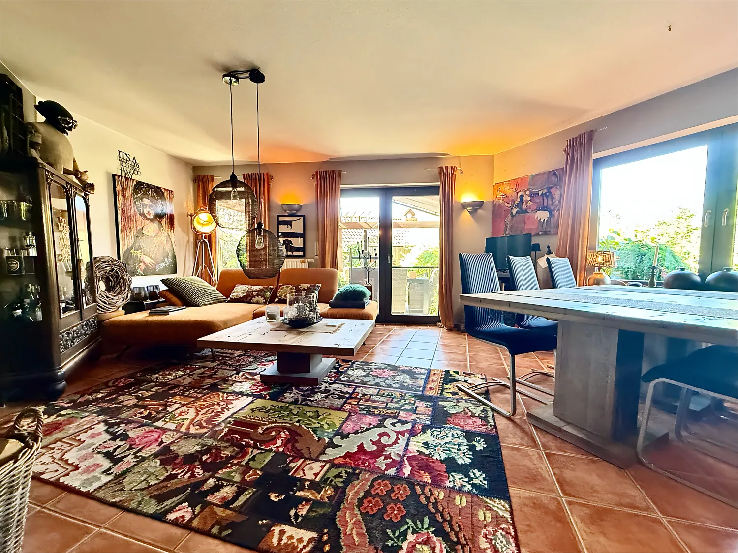offenes Wohn- und Esszimmer