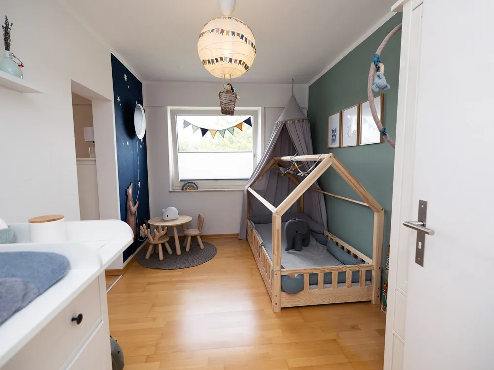 Kinderzimmer o. Ankleide