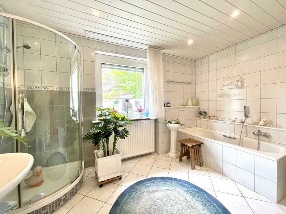 Badezimmer EG