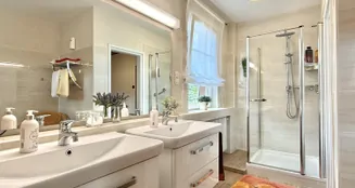 von_poll_real_estate_property_25183059_image_14