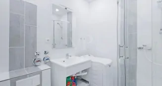 von_poll_real_estate_property_25064009_image_7