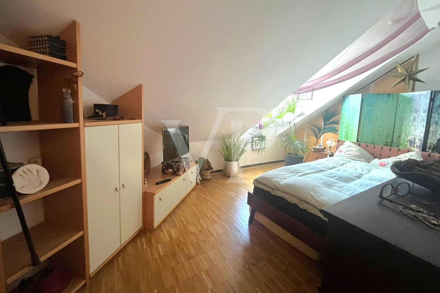 Schlafzimmer 1