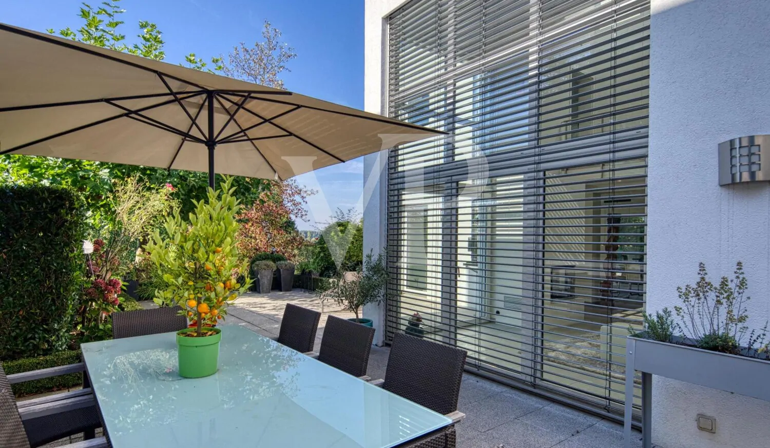 Terrasse mit Essplatz