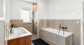 von_poll_real_estate_property_25027523_image_6