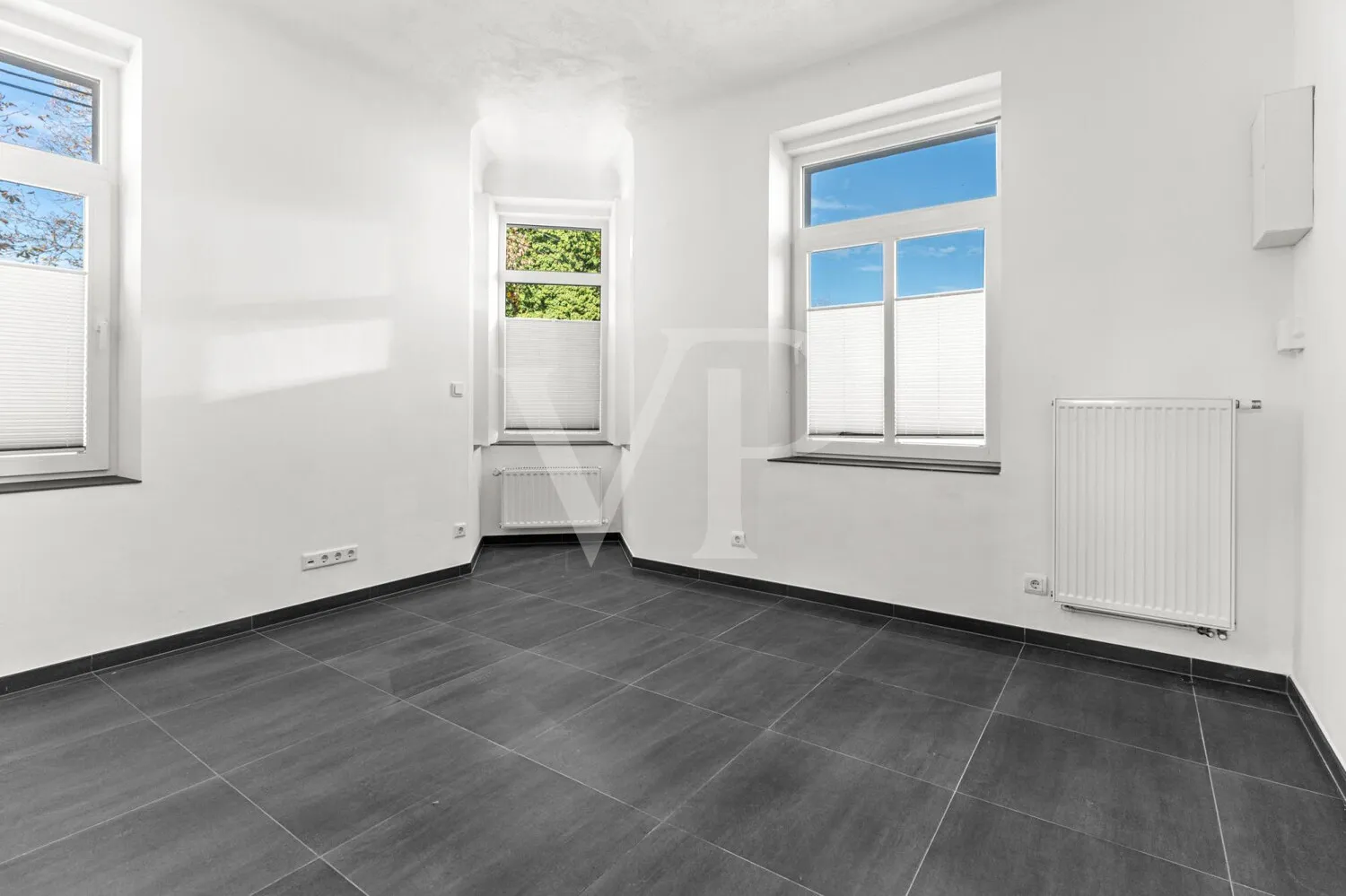 Büro EG