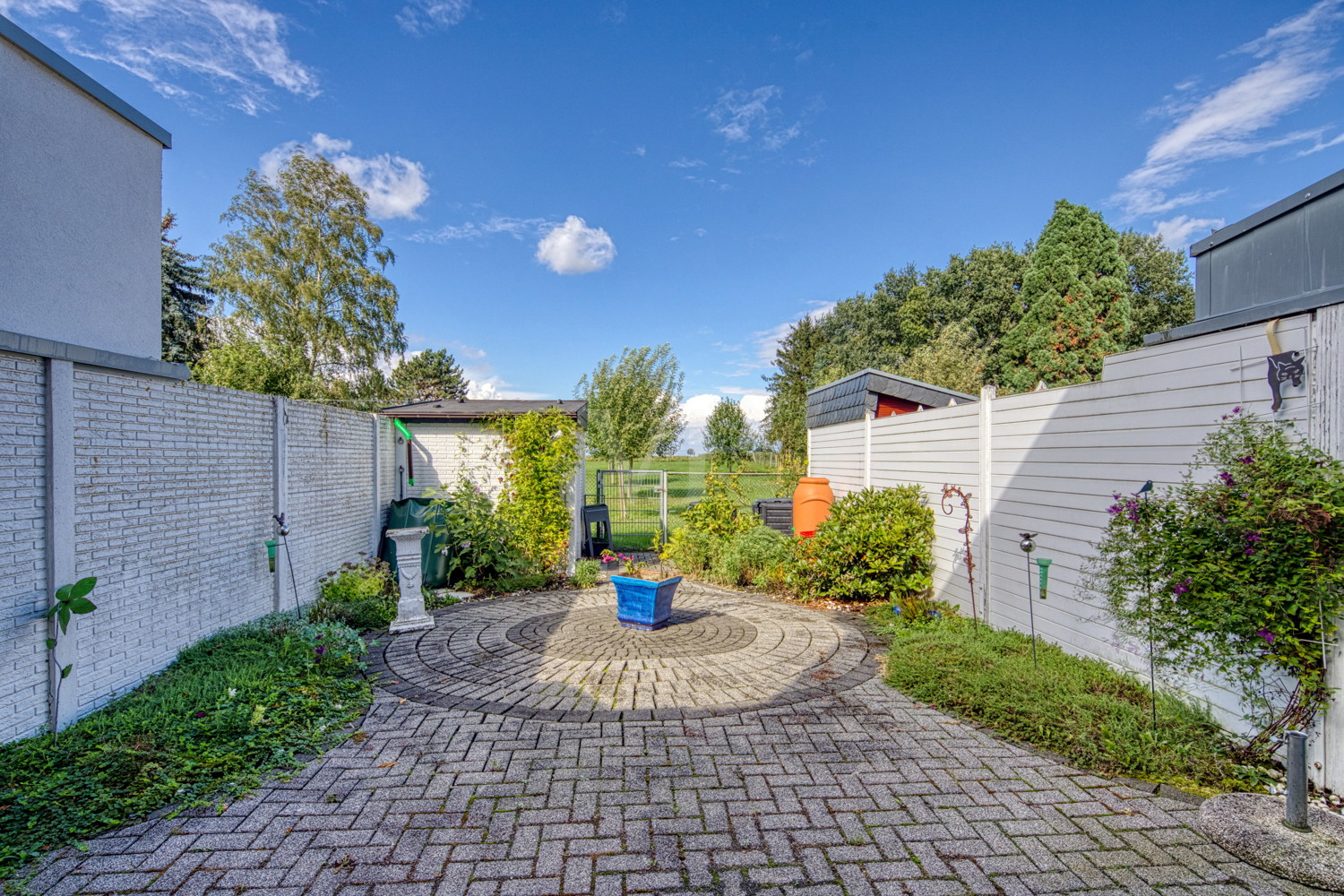 Terrasse und Garten