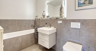 von_poll_real_estate_property_25027009c_image_5
