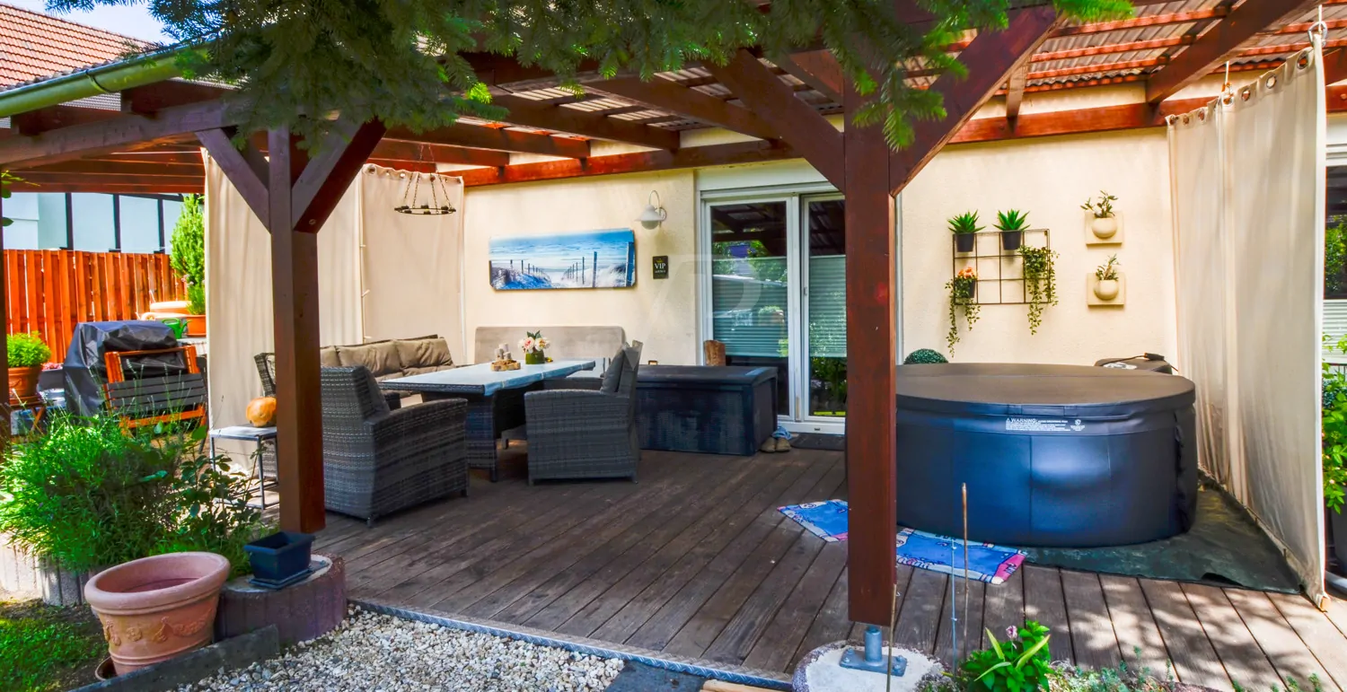 Terrasse Hauptwohnung