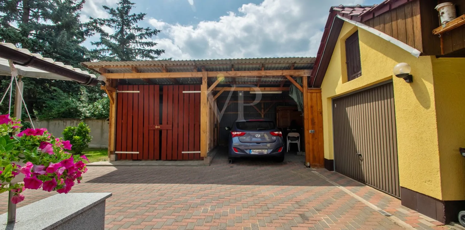 Garage + Carport
