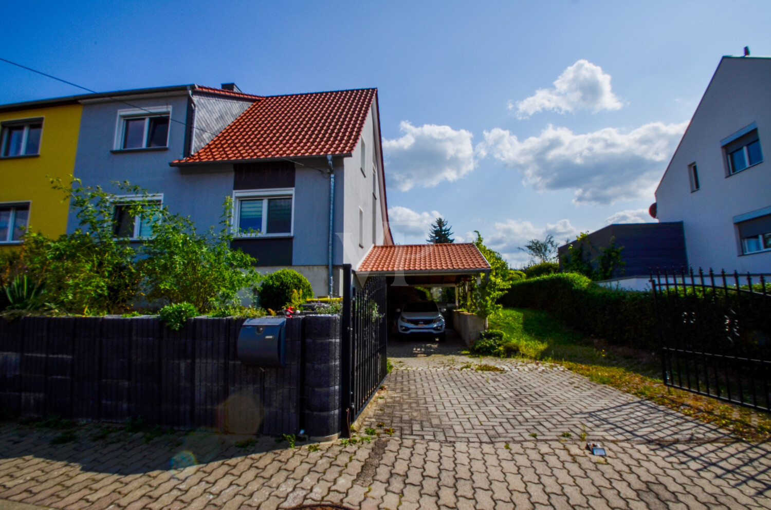 Hauseinfahrt