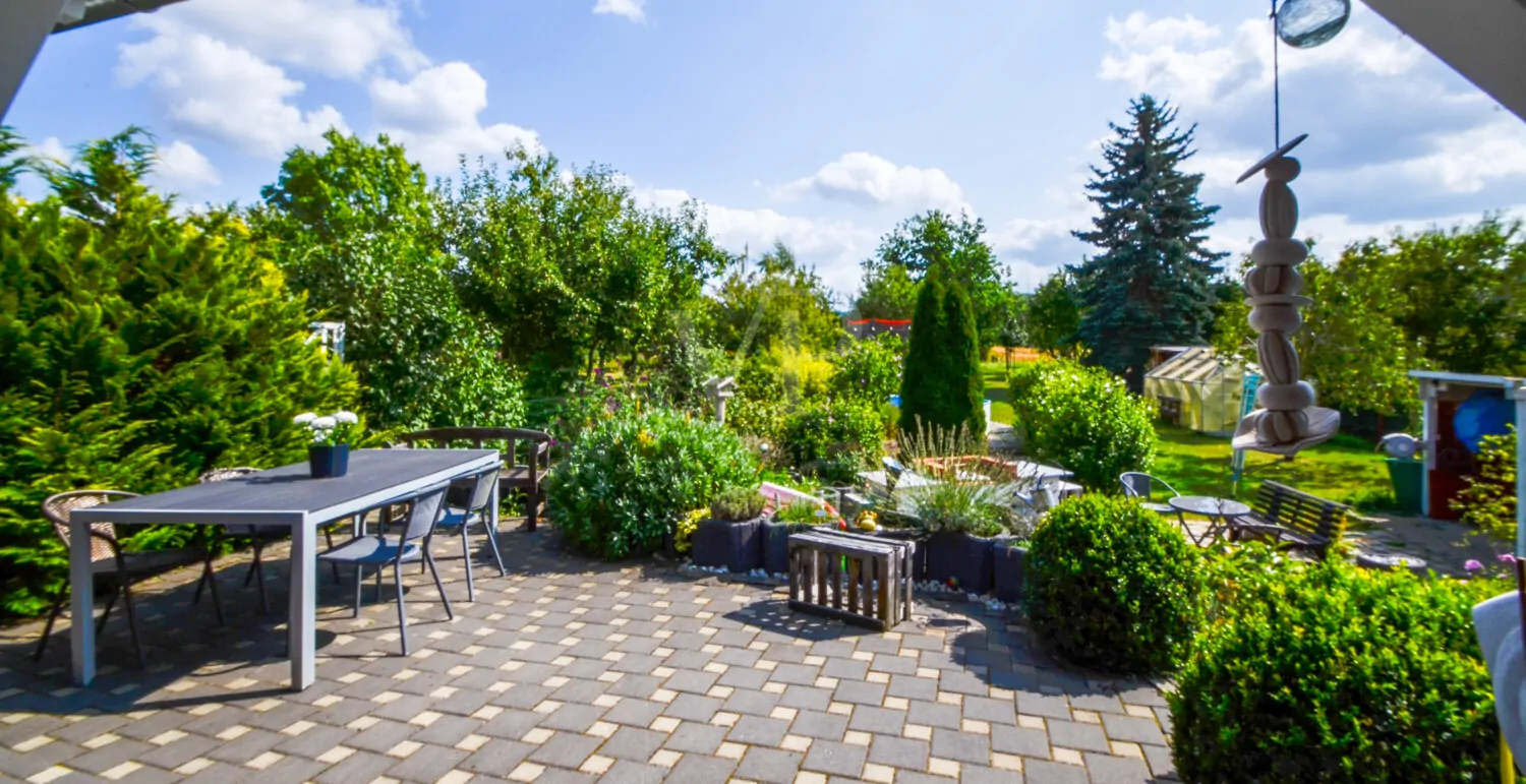 Blick auf Grundstück