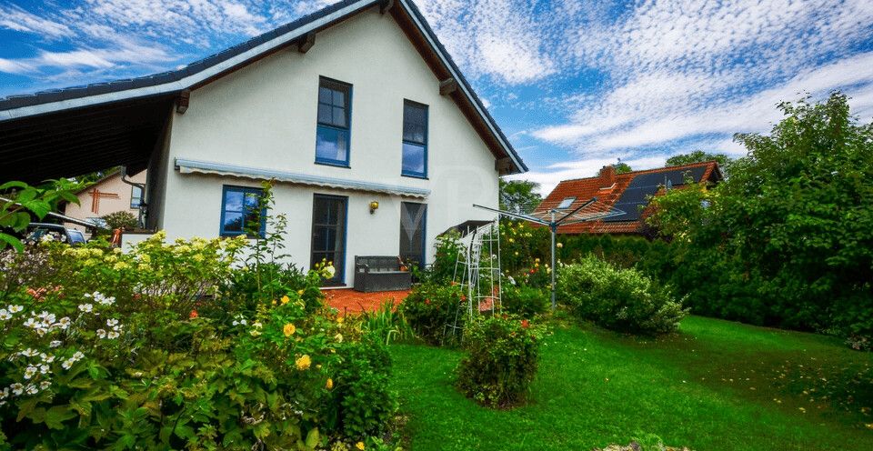 Hausansicht Garten