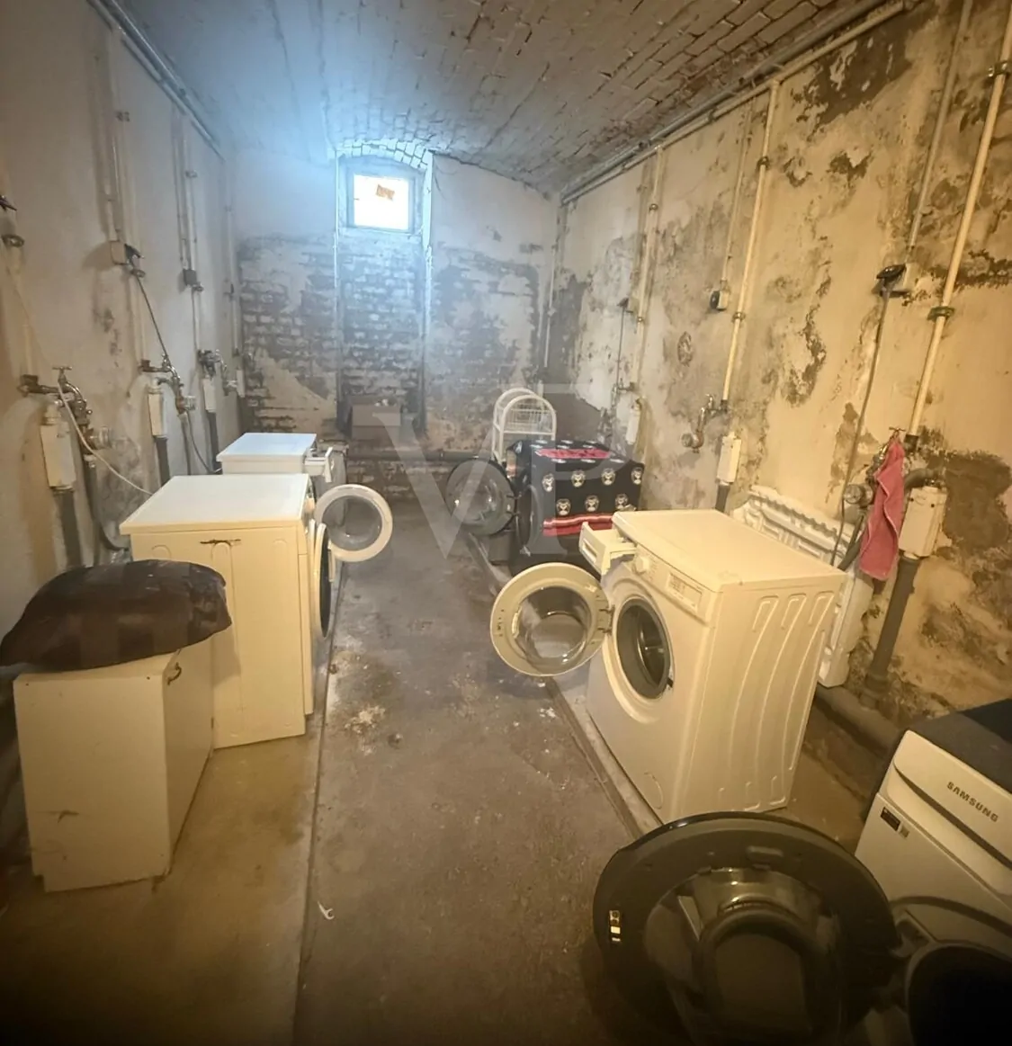Keller mit Waschraum