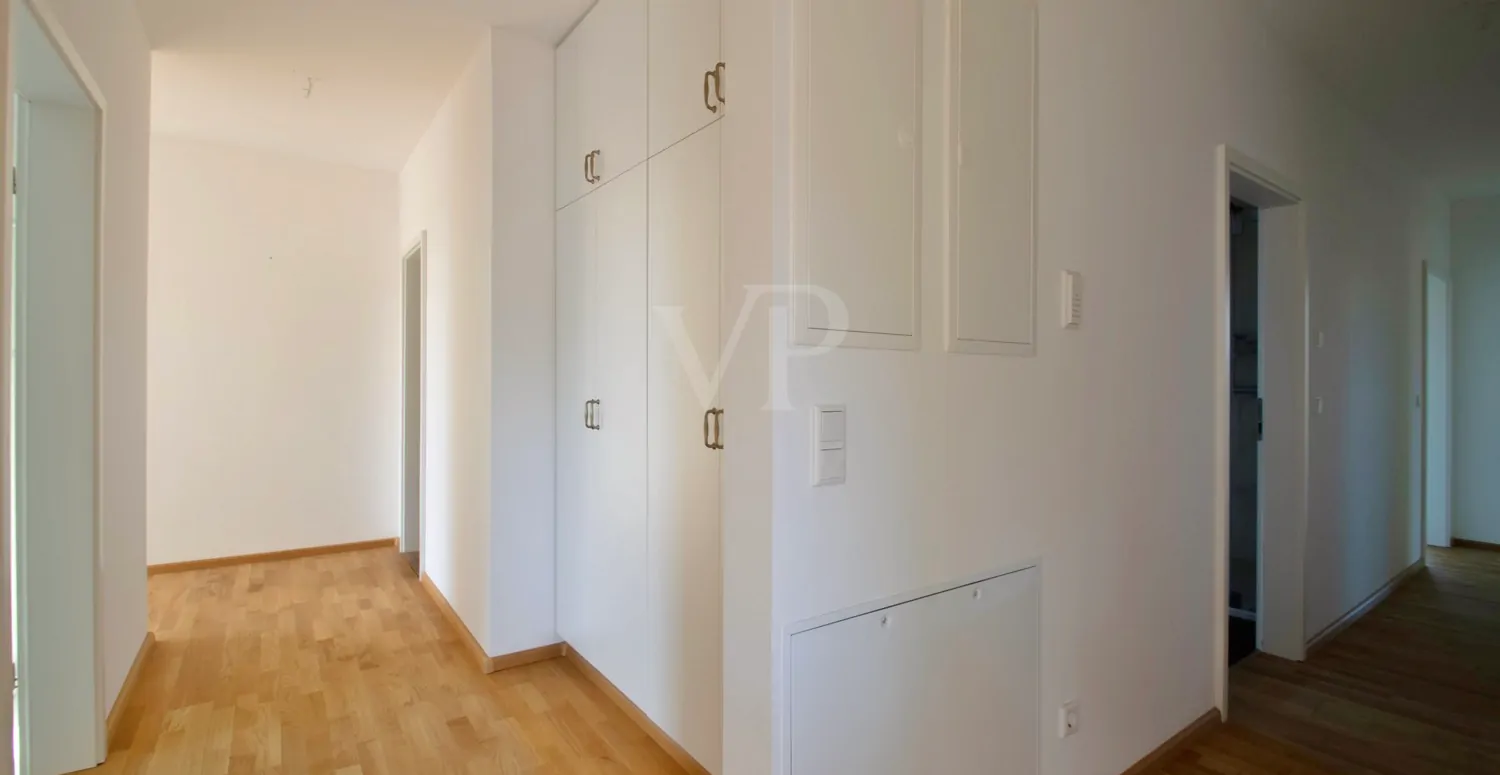 Flur mit Einbauschrank