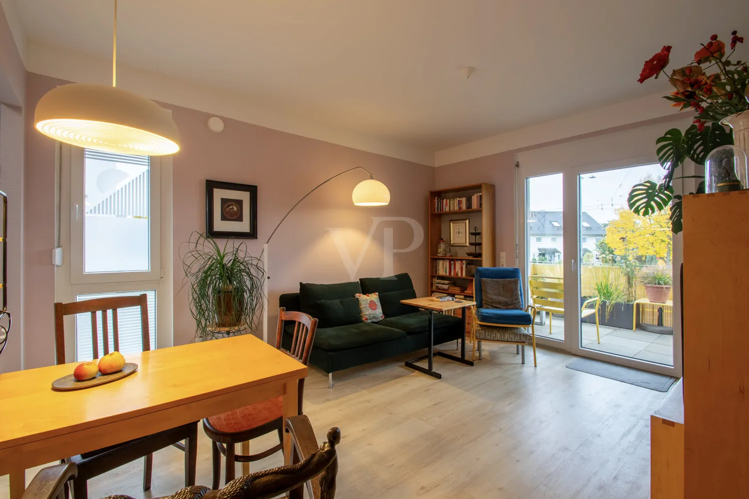 Wohnbereich mit Balkonausgang