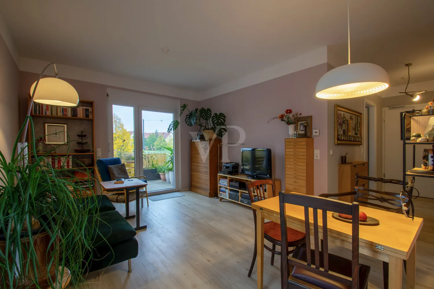 Wohnbereich mit Balkonausgang