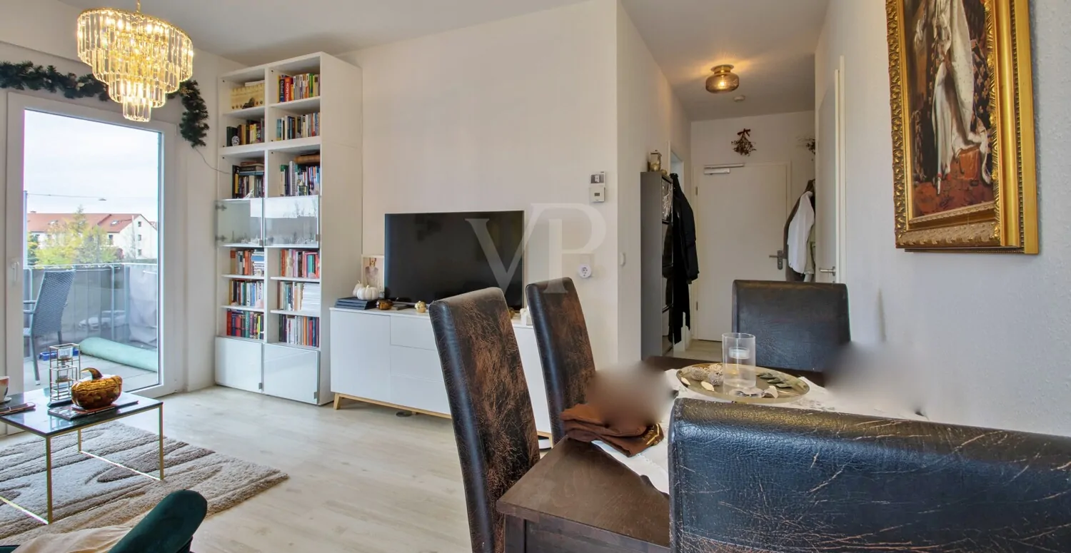 Essbereich mit Blick zum Flur